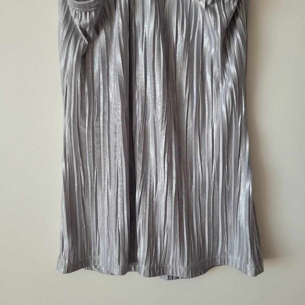 TOPSHOP Silver Pleated Racerback Tank - Picture 7 of 11